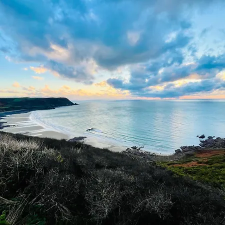 펜션 Le Petit De La Ferme Du Raz Blanchard *
